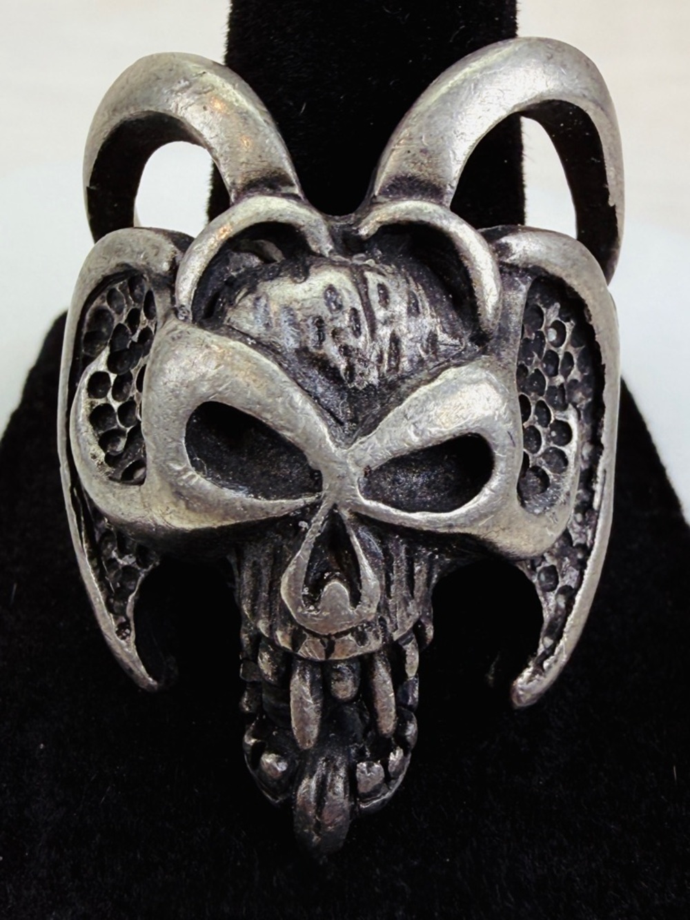 Aged Silvertone Men’s weighted Biker Skull Ring sz 11.5